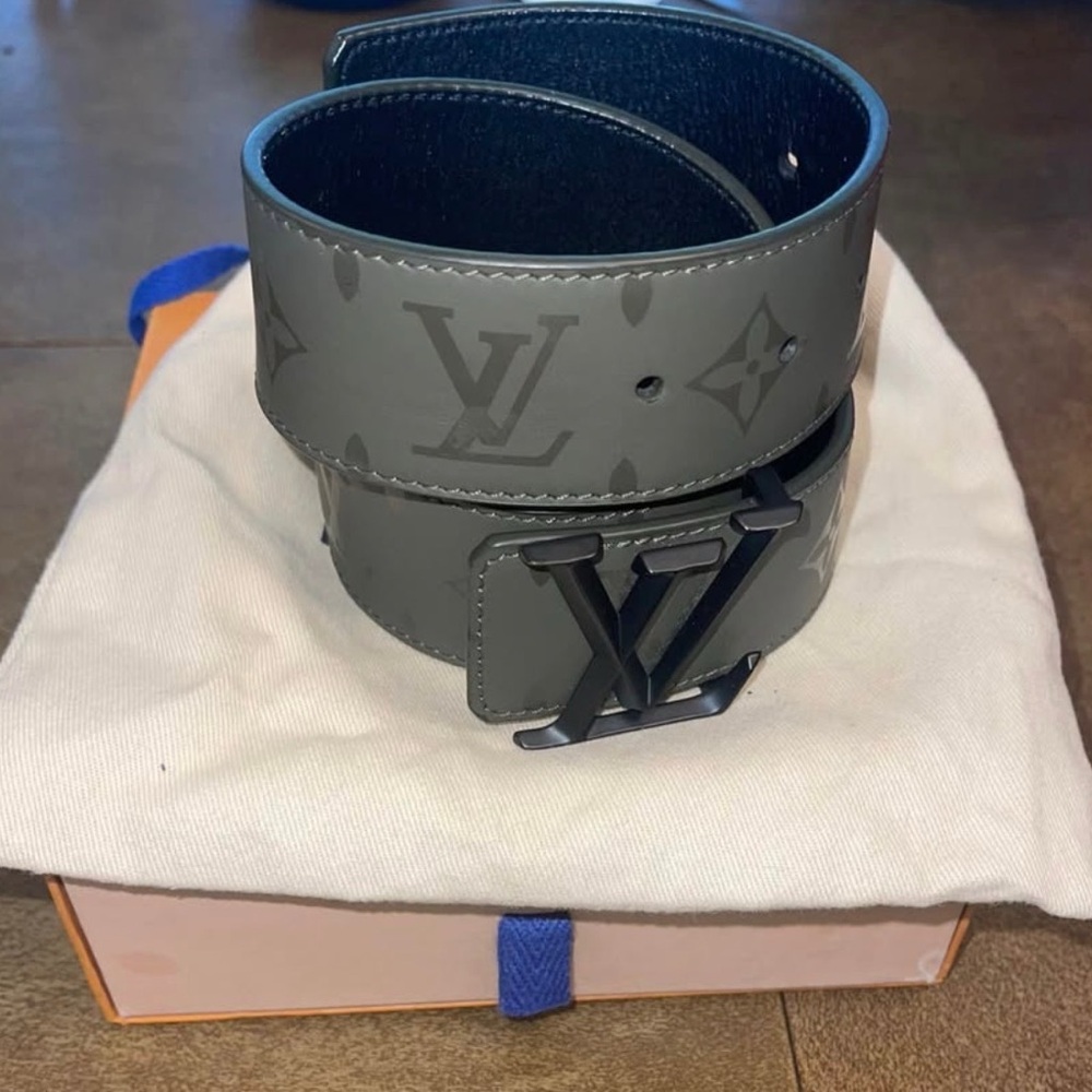 Louis Vuitton Gray Monogram Leather Men's Belt with Black LV Buckle